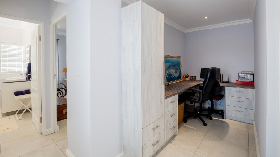 3 Bedroom Property for Sale in Calypso Beach Western Cape